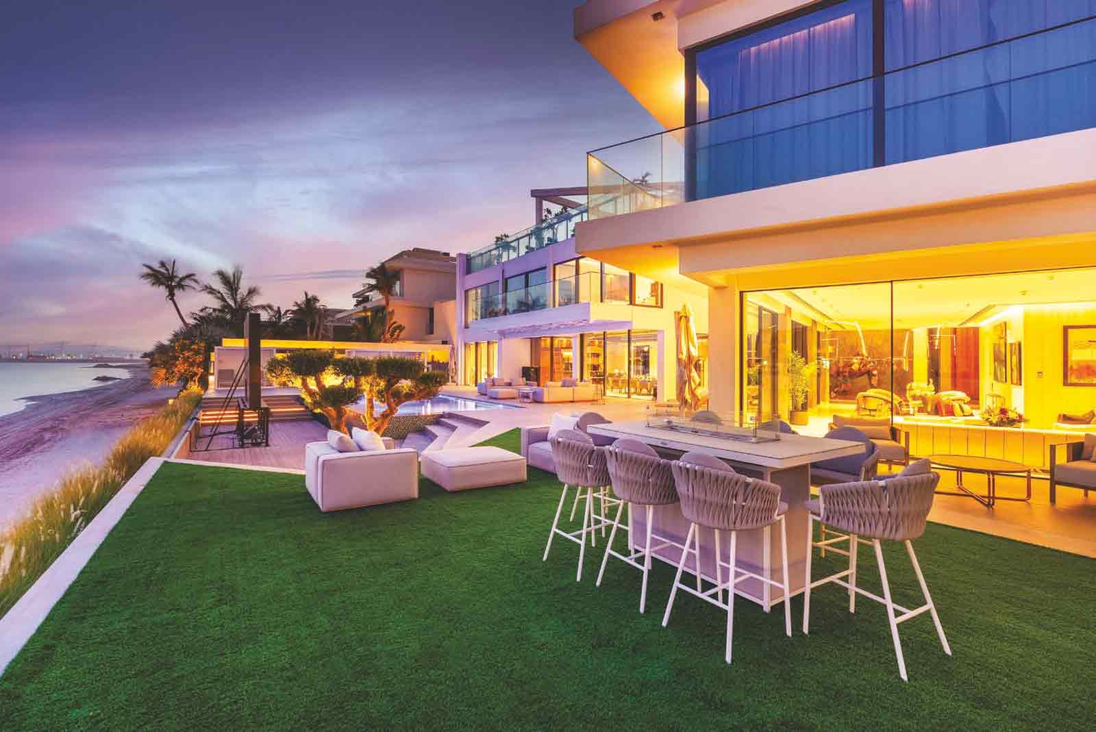 Lavish 7-Bed Palm Villa with Stunning Amenities